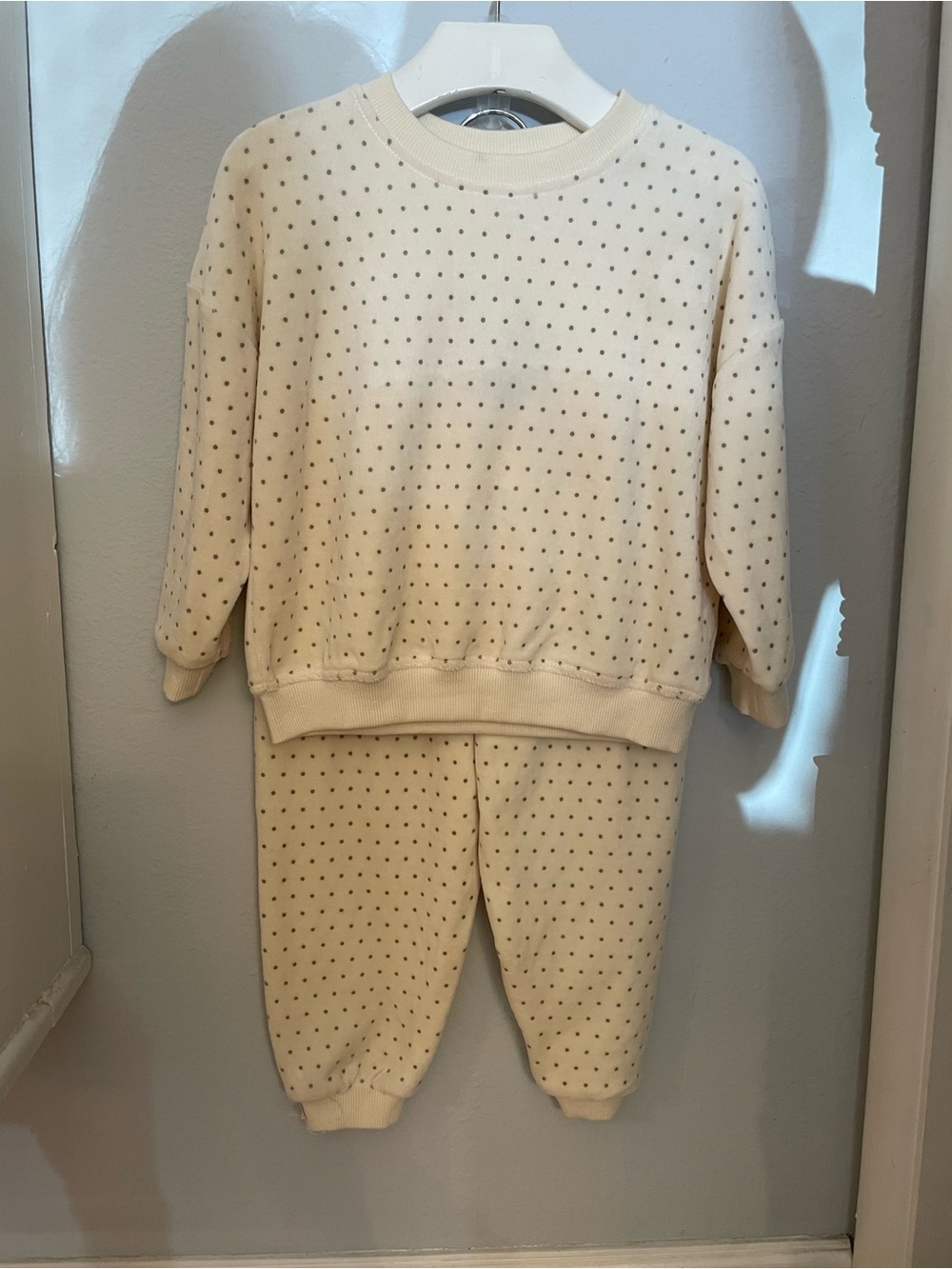 Quincy Mae Cream Polka Dot Kids Pajama Set 2-3T